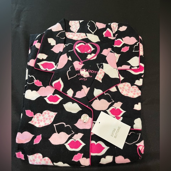 Victoria’s Secret PJs in a bag - NWT - Picture 2 of 4
